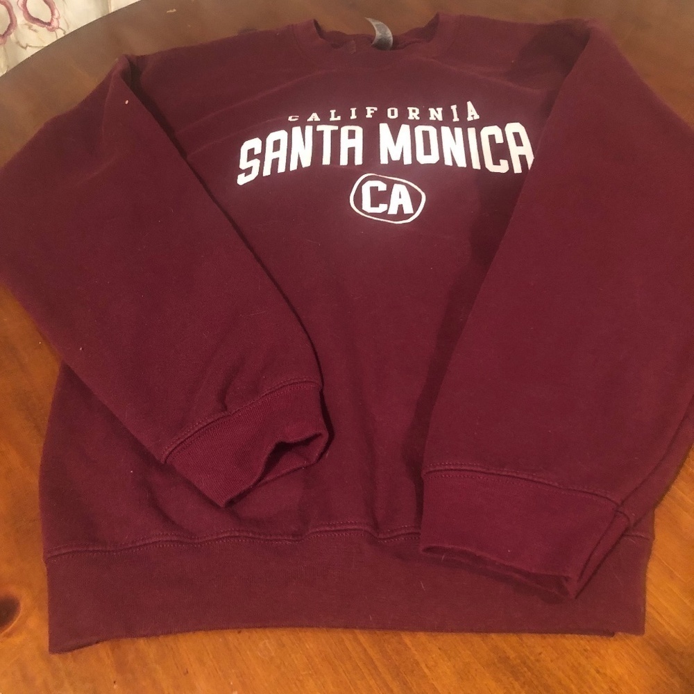 Gildan Santa Monica sweatshirt, burgundy size m , new or like new